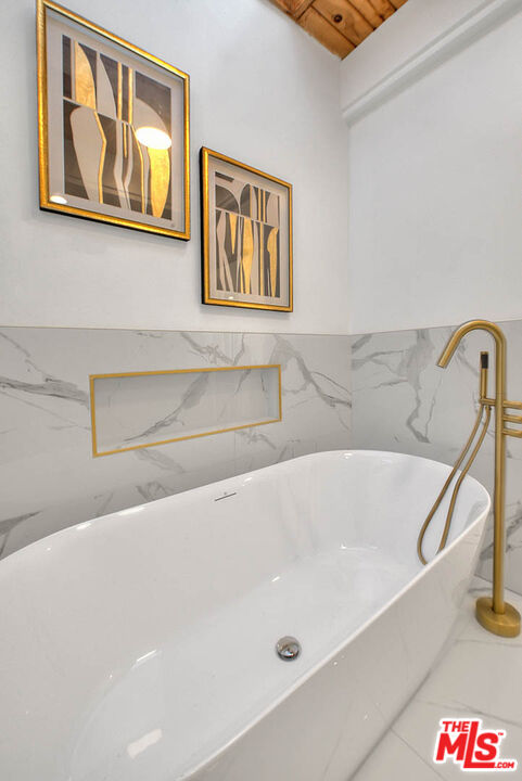 3804 Duray Place Los Angeles, CA 90008 - Photo 60 of 73