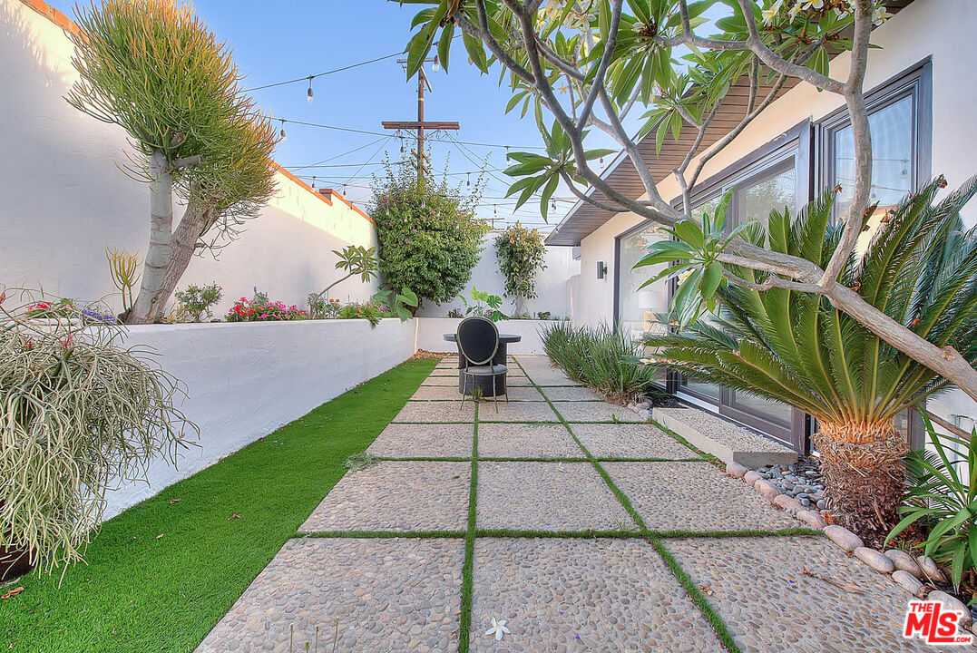 3804 Duray Place Los Angeles, CA 90008 - Photo 72 of 73