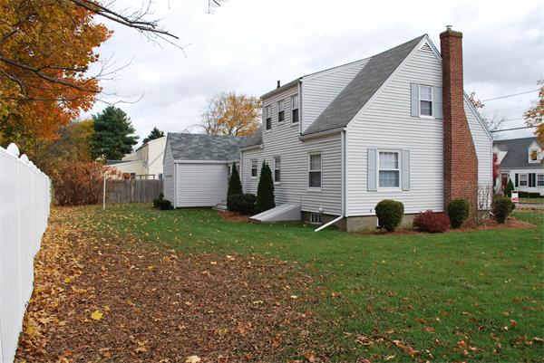 4 Cabot Road Danvers, MA 01923 - Photo 5 of 10 Gallery Image 5