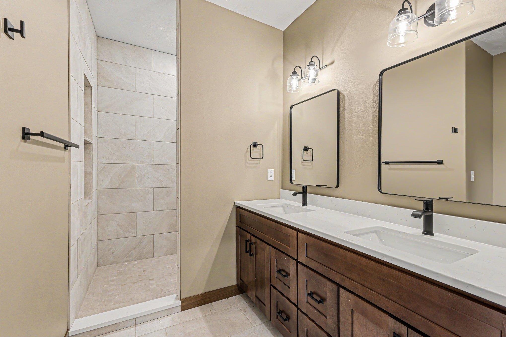 1507 Buffalo Ridge Drive Luverne, MN 56156 - Photo 12 of 27