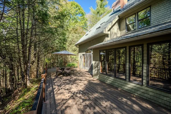$999,900 | 71 Mathews Road, South Deerfield, MA 01373