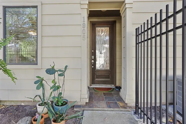 $3,400 | 1905 Summer Street, Houston, TX 77007