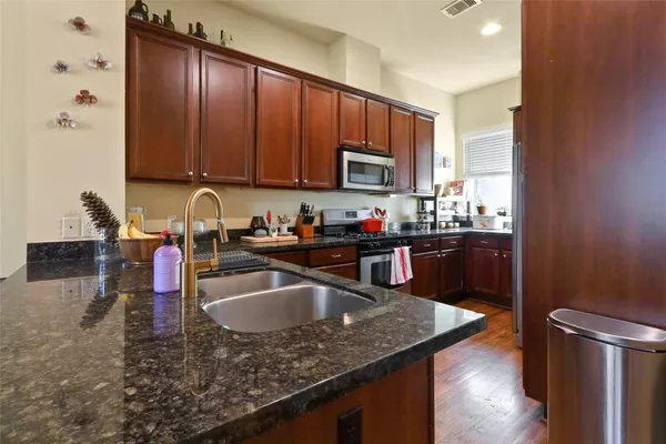 $3,400 | 1905 Summer Street, Houston, TX 77007
