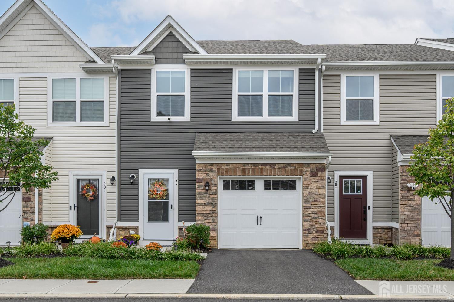 29 Athens Way Cliffwood, NJ 07721 - Photo 1 of 35 Gallery Image 1