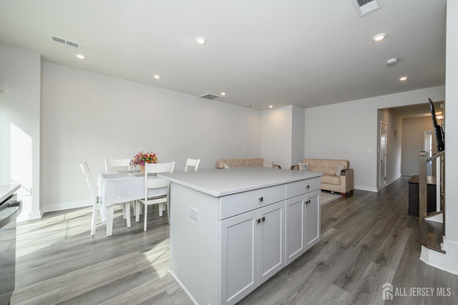 29 Athens Way Cliffwood, NJ 07721 - Photo 14 of 35 Gallery Image 14