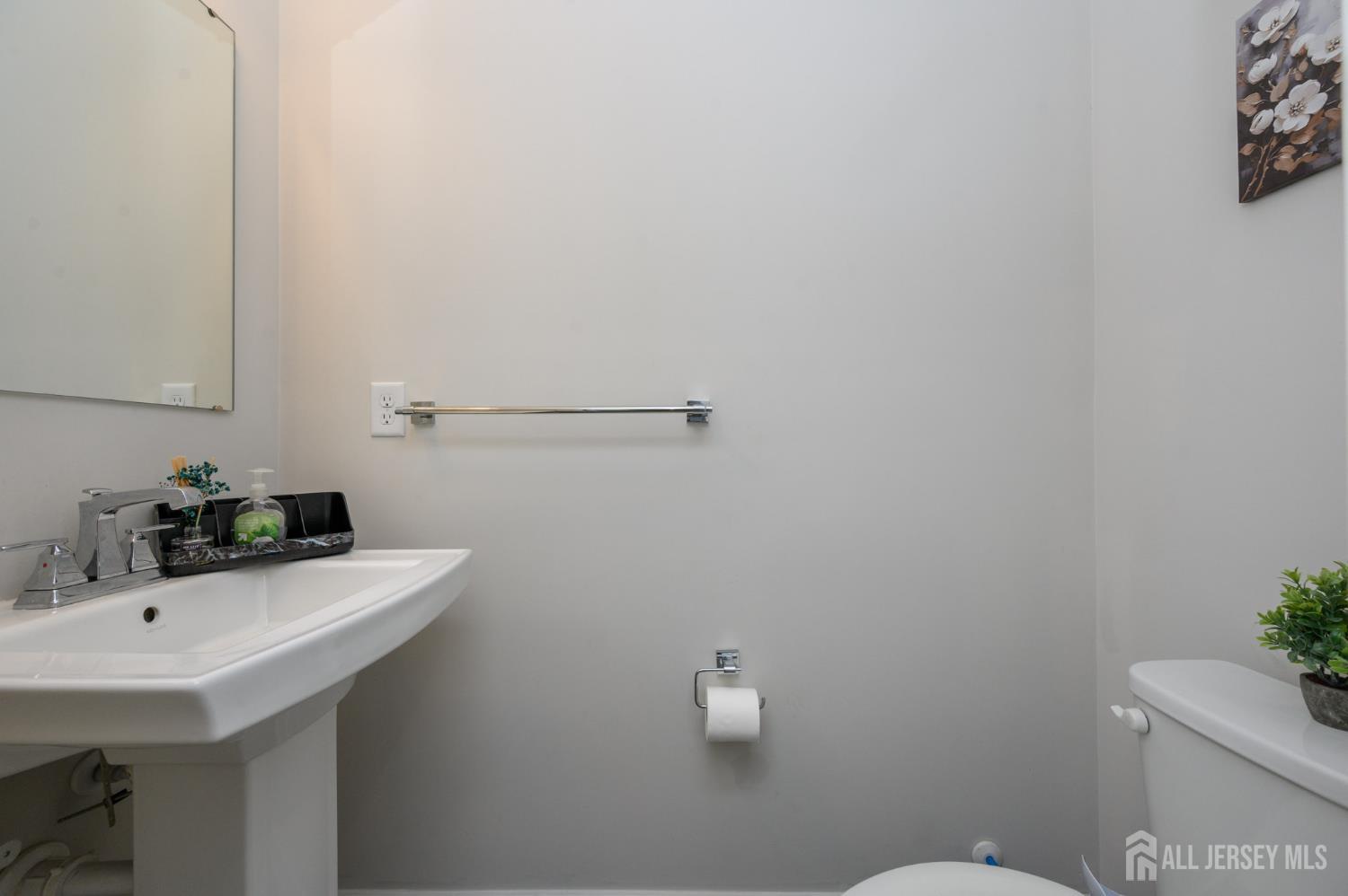 29 Athens Way Cliffwood, NJ 07721 - Photo 16 of 35 Gallery Image 16