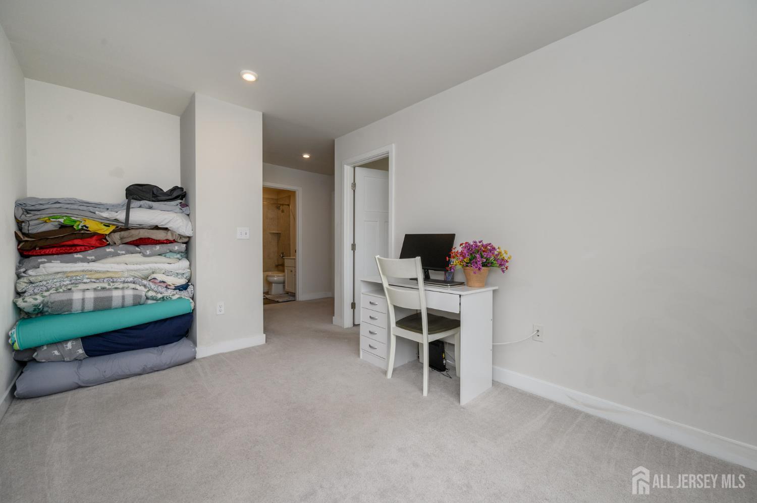 29 Athens Way Cliffwood, NJ 07721 - Photo 20 of 35 Gallery Image 20