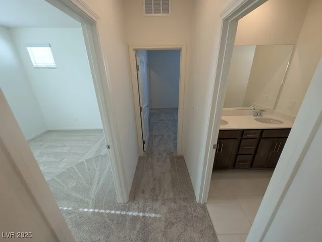 $3,800 | 544 Clover Bar Lane, Las Vegas, NV 89138