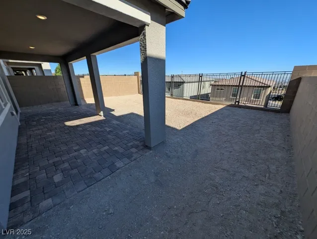 $3,800 | 544 Clover Bar Lane, Las Vegas, NV 89138