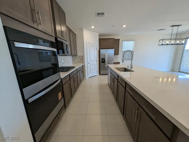 $3,800 | 544 Clover Bar Lane, Las Vegas, NV 89138