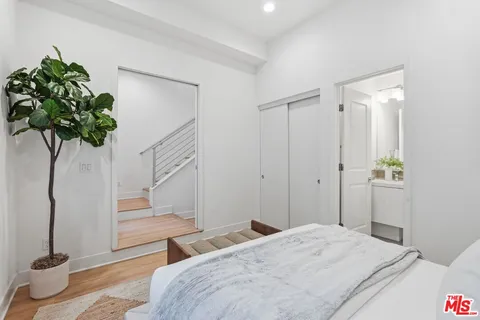 $995,000 | 3306 Aria Lane, Los Angeles, CA 90034