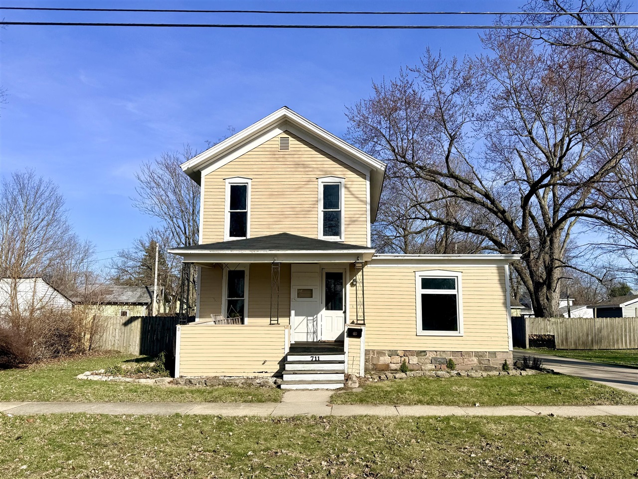 711 Maple Street Three Rivers, MI 49093 - Photo 2 of 24