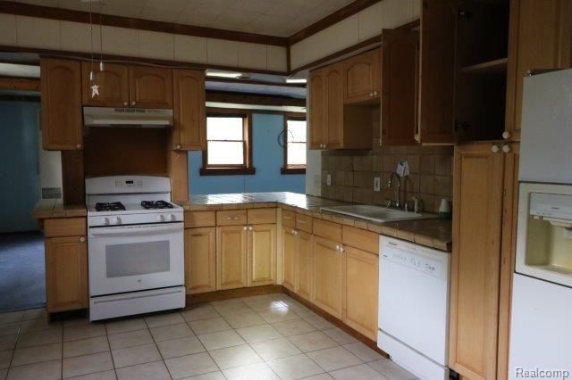 12037 Davison Road Davison, MI 48423 - Photo 21 of 32
