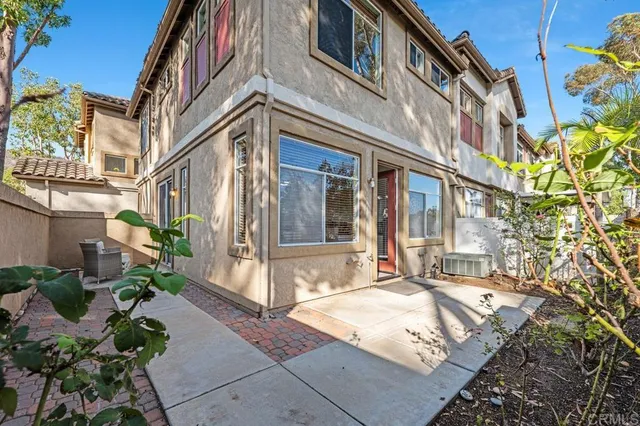 $899,000 | 12490 Heatherton Court, Unit 8, San Diego, CA 92128