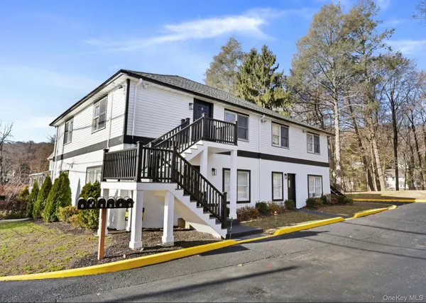 $3,550 | 441 Manville Road, Unit 4, Pleasantville, NY 10570