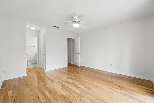 a view of a livingroom with a ceiling fan