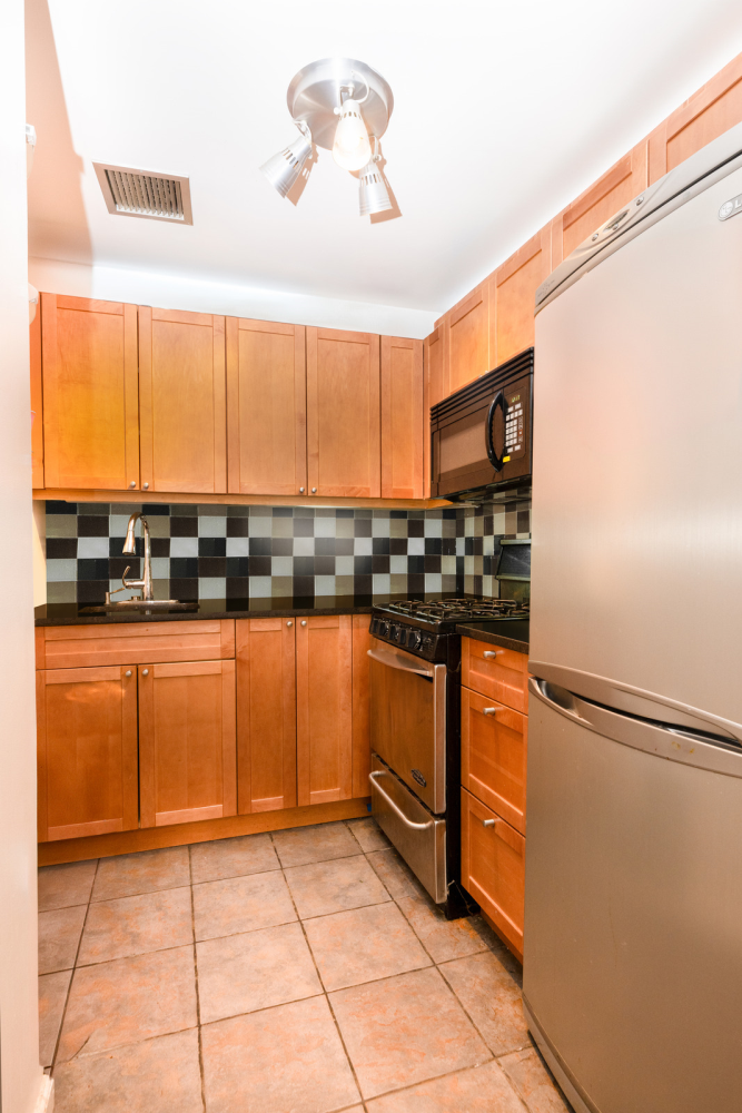 9 Barrow Street, Unit 4B Manhattan, NY 10014 - Photo 3 of 9