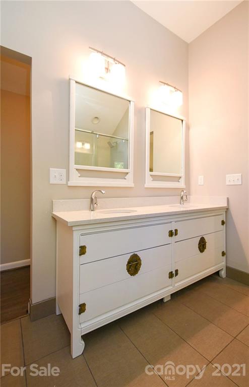 2133 Eaton Road Charlotte, NC 28205 - Photo 13 of 23 Gallery Image 13