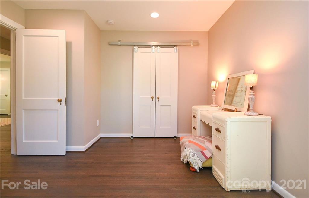 2133 Eaton Road Charlotte, NC 28205 - Photo 16 of 23 Gallery Image 16