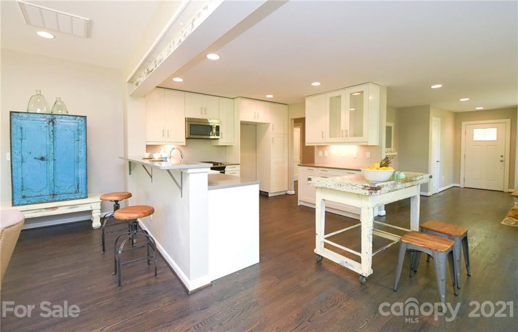 2133 Eaton Road Charlotte, NC 28205 - Photo 5 of 23 Gallery Image 5