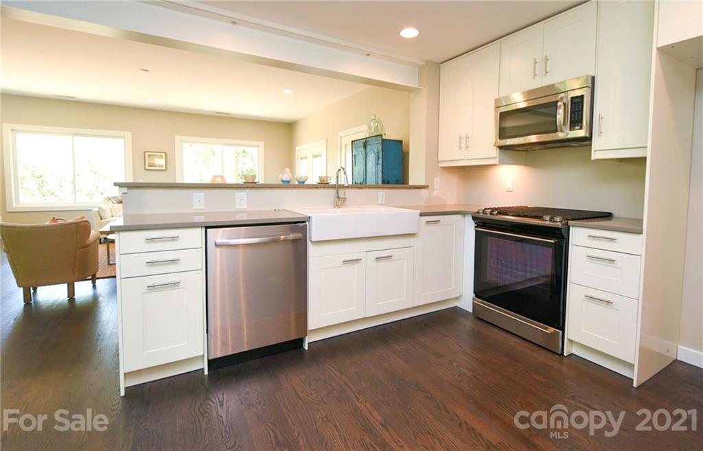 2133 Eaton Road Charlotte, NC 28205 - Photo 6 of 23 Gallery Image 6