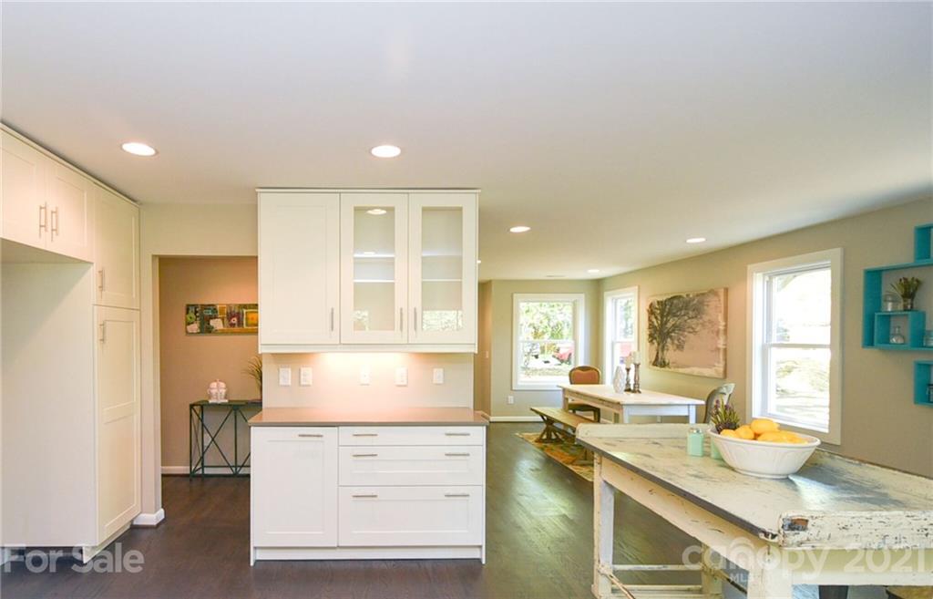 2133 Eaton Road Charlotte, NC 28205 - Photo 7 of 23 Gallery Image 7