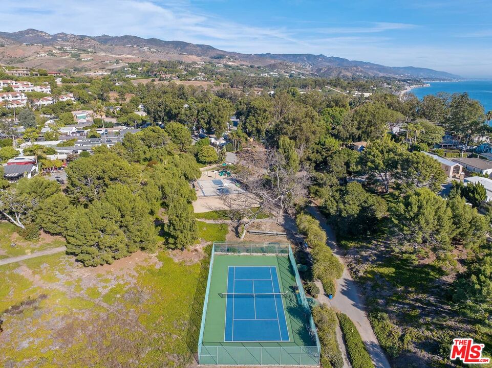 2 Paradise Cove Road Malibu, CA 90265 - Photo 19 of 24 a view of a city