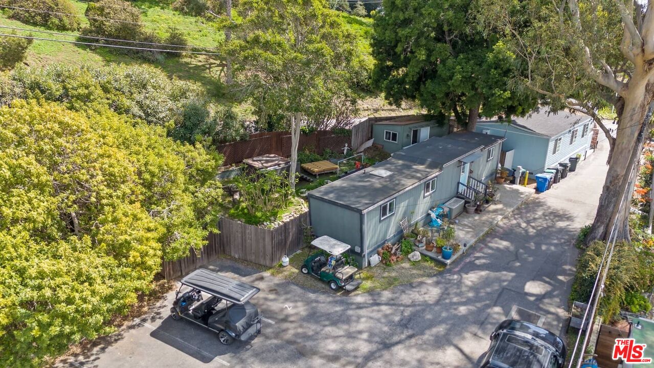 2 Paradise Cove Road Malibu, CA 90265 - Photo 7 of 24 a view of a patio in backyard