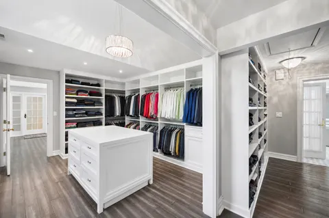$2,999,000 | 2 Hickory Lane, Northbrook, IL 60062