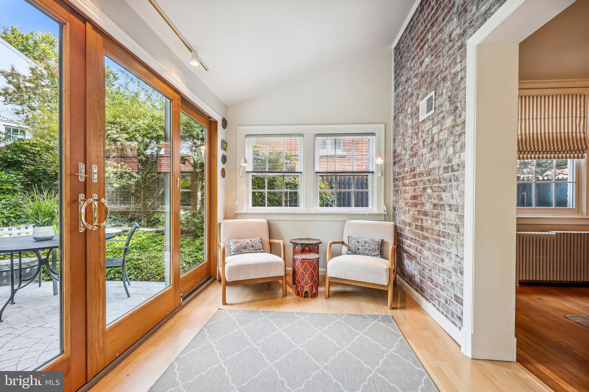 8904 Colesville Road Silver Spring, MD 20910 - Photo 16 of 94 Sun Room