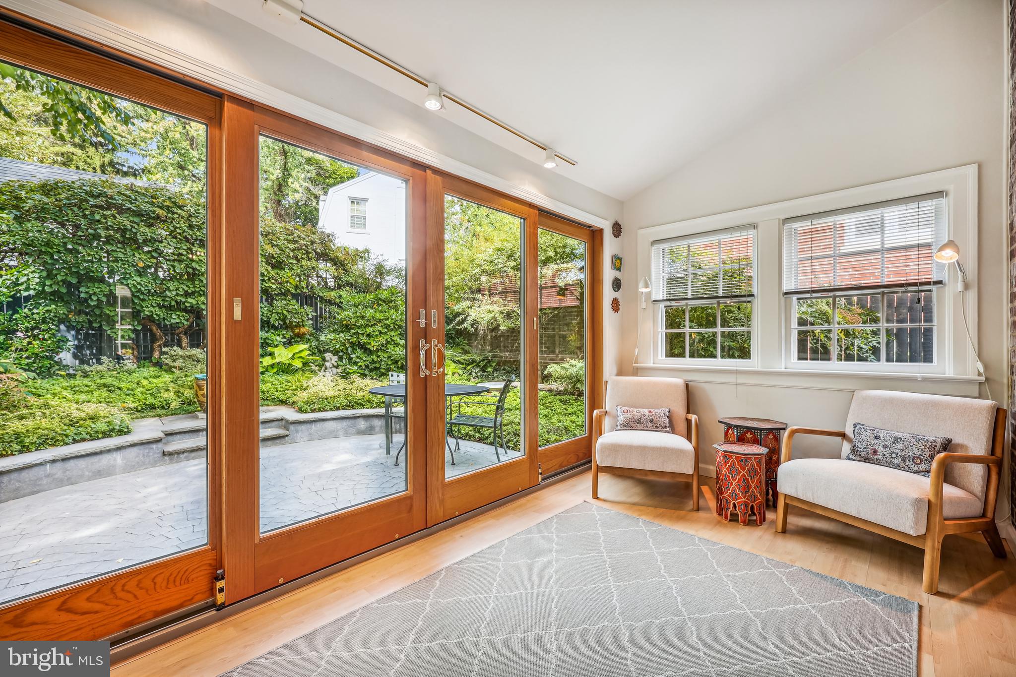 8904 Colesville Road Silver Spring, MD 20910 - Photo 17 of 94 Sun Room