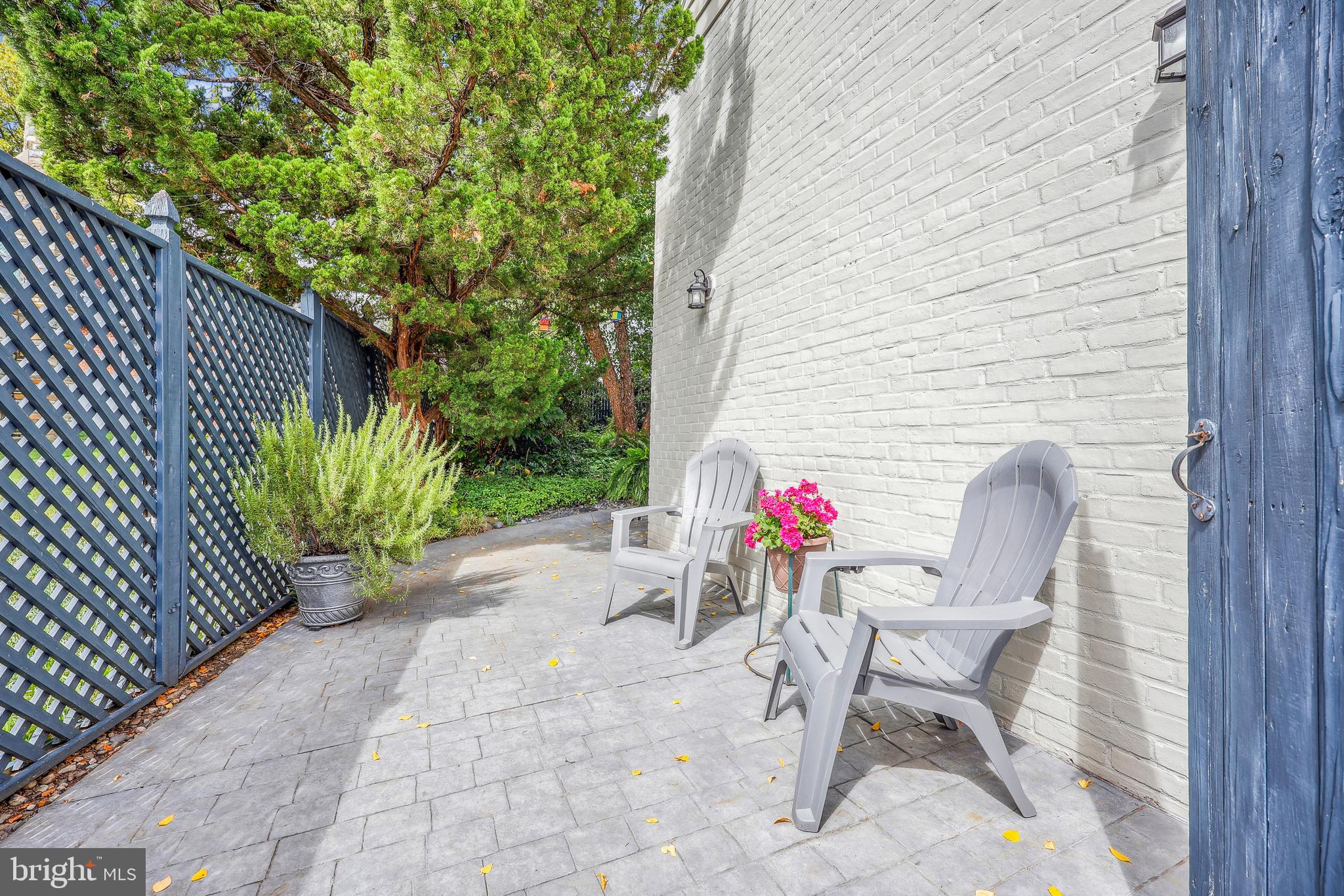 8904 Colesville Road Silver Spring, MD 20910 - Photo 25 of 94 Side Patio