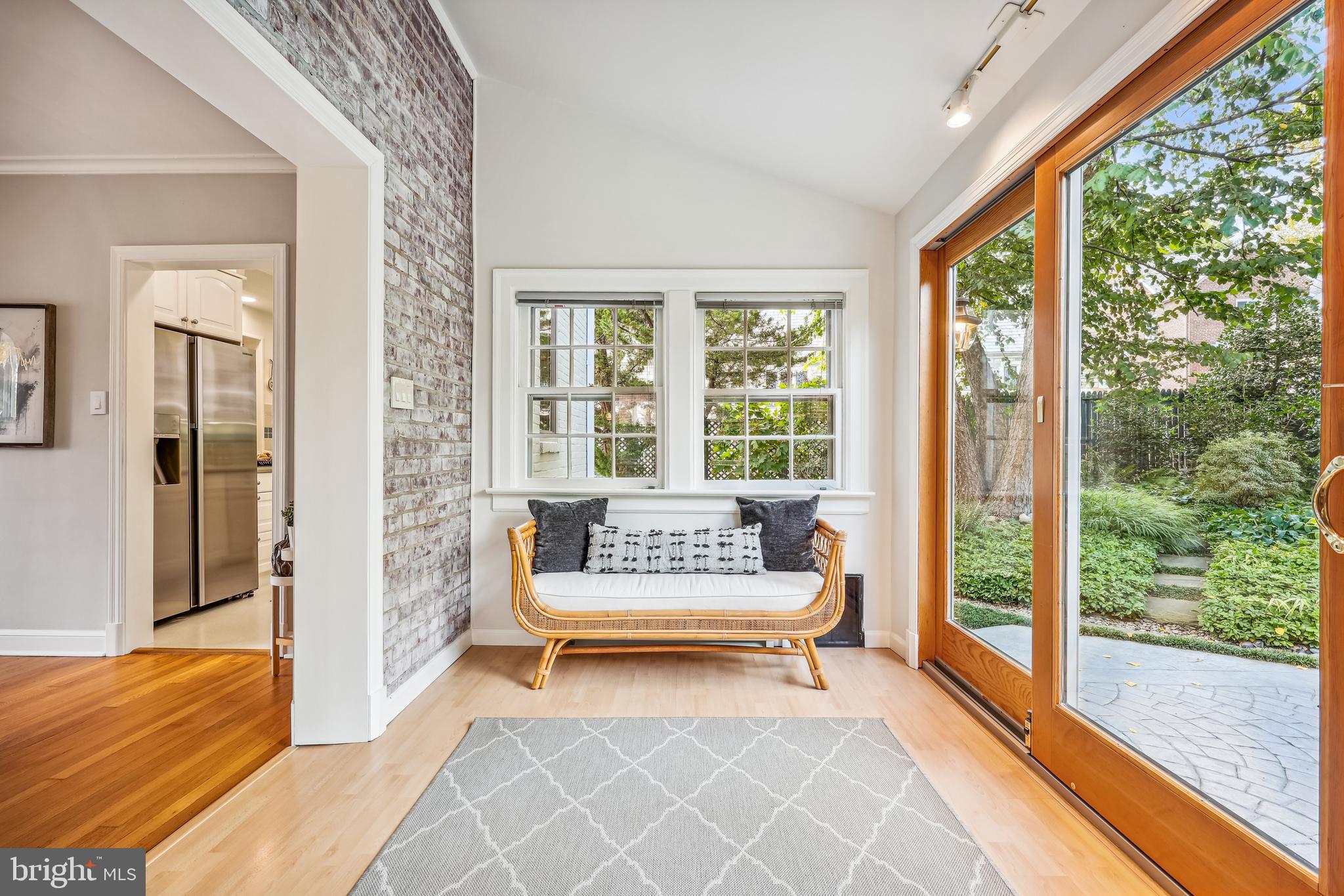 8904 Colesville Road Silver Spring, MD 20910 - Photo 28 of 94 Sun Room