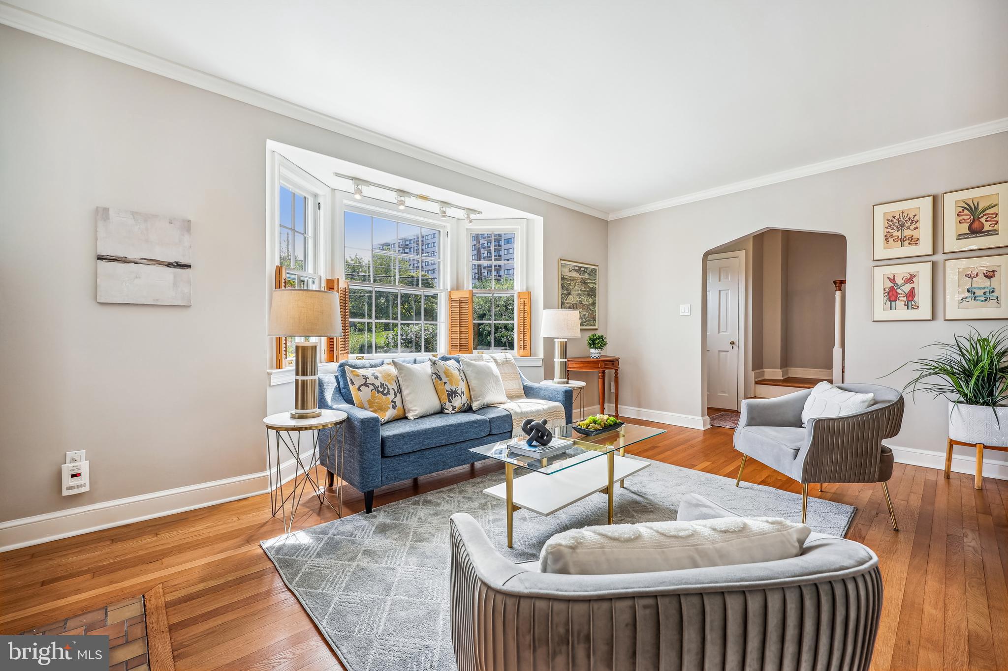 8904 Colesville Road Silver Spring, MD 20910 - Photo 7 of 94 Living Room