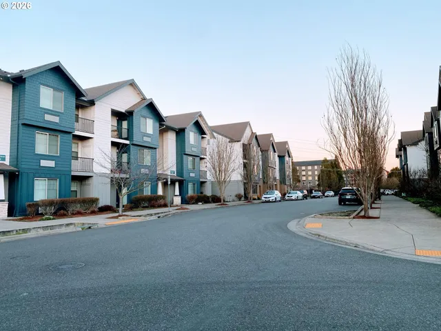a view of a back yard of the house