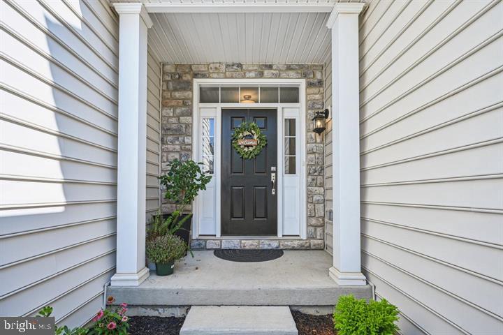 41 Midsummer Drive Newtown Square, PA 19073 - Photo 2 of 23 Front Entrance