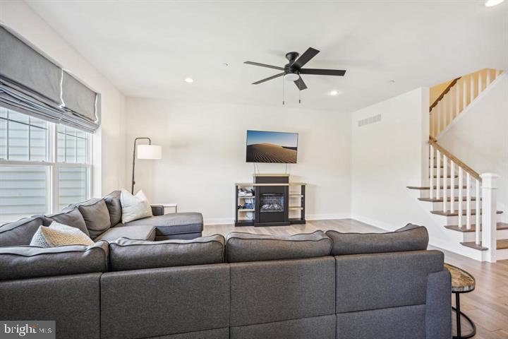 41 Midsummer Drive Newtown Square, PA 19073 - Photo 8 of 23 Living Room