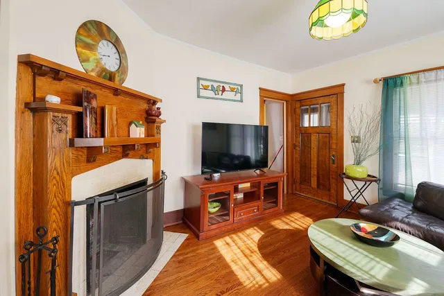 $280,000 | 149 South Gladstone Avenue, Aurora, IL 60506