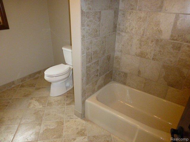 8300 30 Mile Road Washington, MI 48095 - Photo 28 of 44 Upstairs Bath.JPG