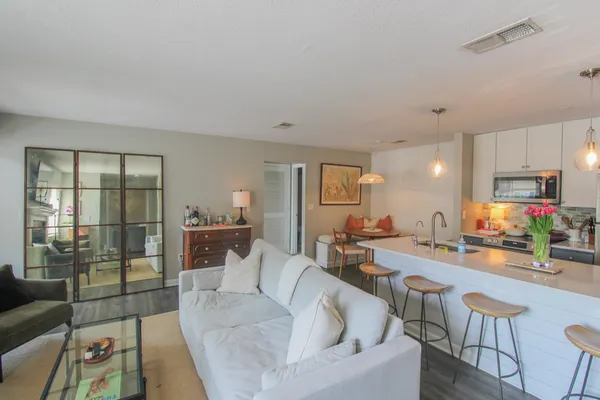 $3,100 | 271 Alexandra Drive, Unit 11, Mount Pleasant, SC 29464