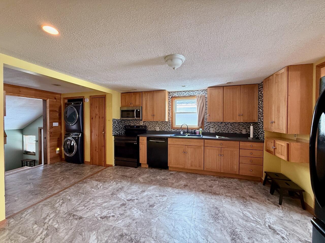 4 Nancy Lane Sabattus, ME 04280 - Photo 9 of 36 4 Nancy Lane Sabattus ME - 33