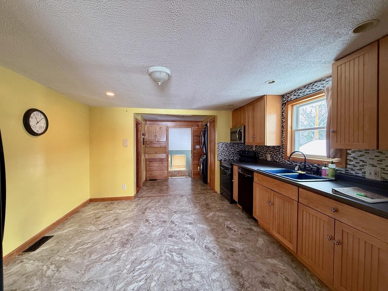 4 Nancy Lane Sabattus, ME 04280 - Photo 10 of 36 4 Nancy Lane Sabattus ME - 25