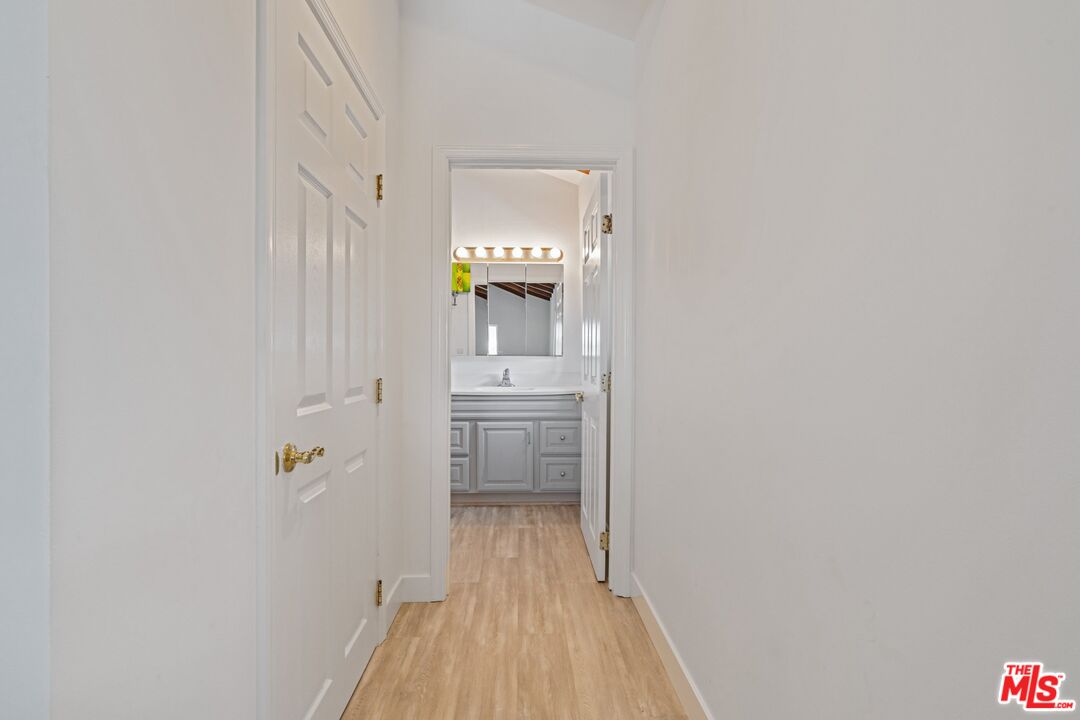 29500 Heathercliff Road, Unit 30 Malibu, CA 90265 - Photo 19 of 35
