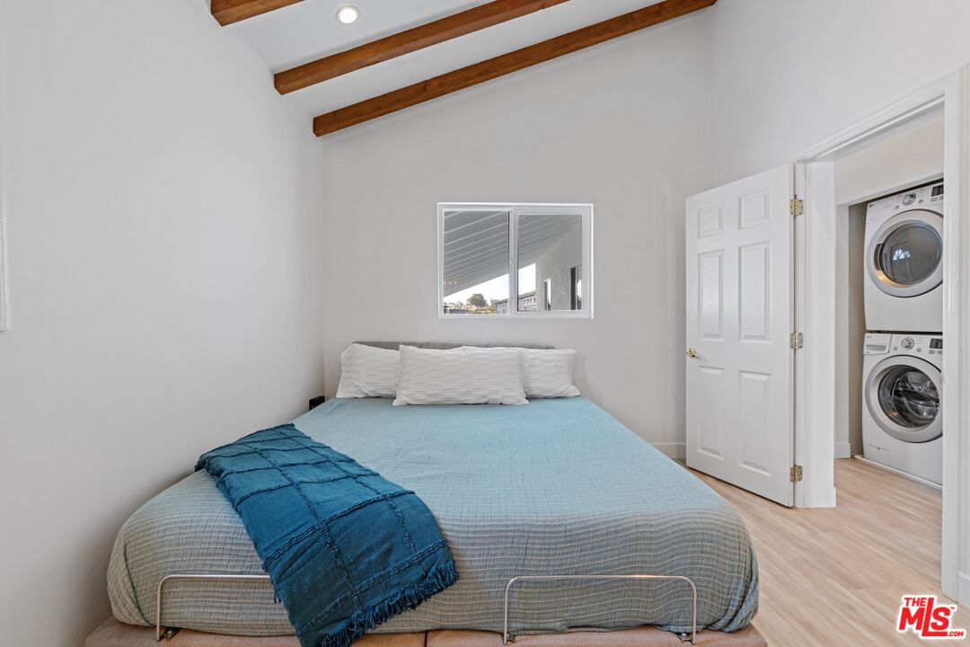 29500 Heathercliff Road, Unit 30 Malibu, CA 90265 - Photo 21 of 35