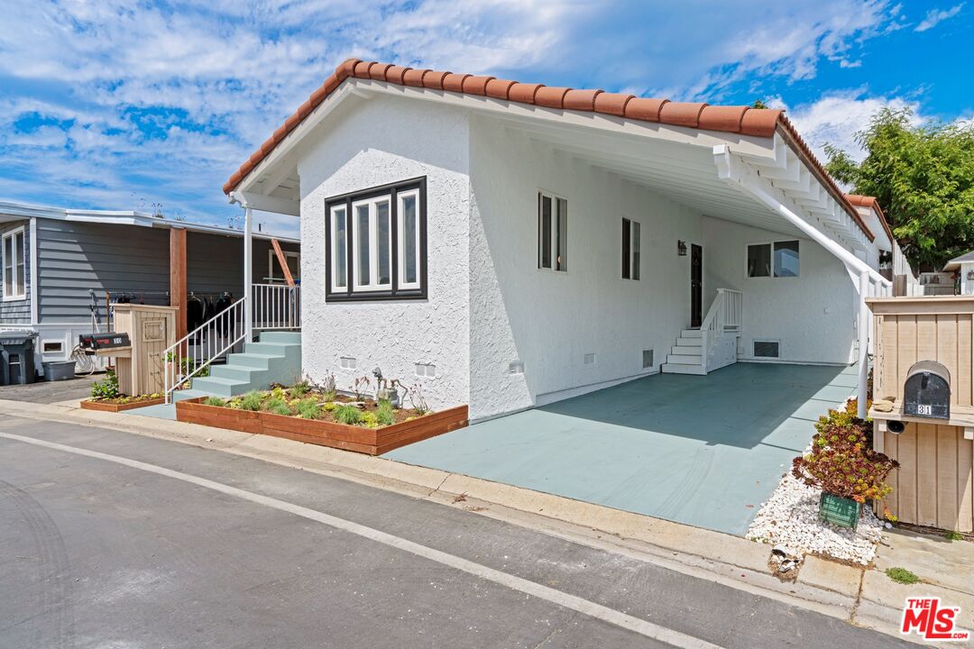 29500 Heathercliff Road, Unit 30 Malibu, CA 90265 - Photo 31 of 35