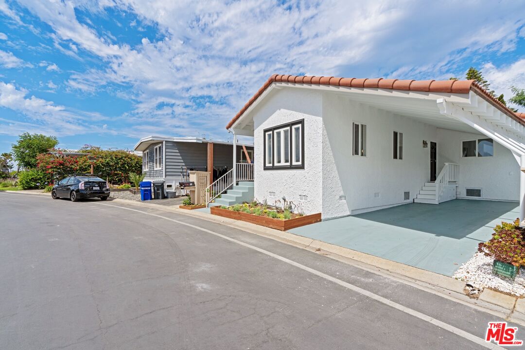 29500 Heathercliff Road, Unit 30 Malibu, CA 90265 - Photo 32 of 35
