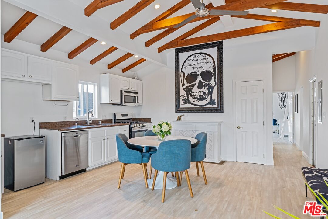 29500 Heathercliff Road, Unit 30 Malibu, CA 90265 - Photo 8 of 35