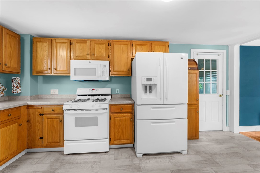 9 Ward Avenue Westerly, RI 02891 - Photo 12 of 39