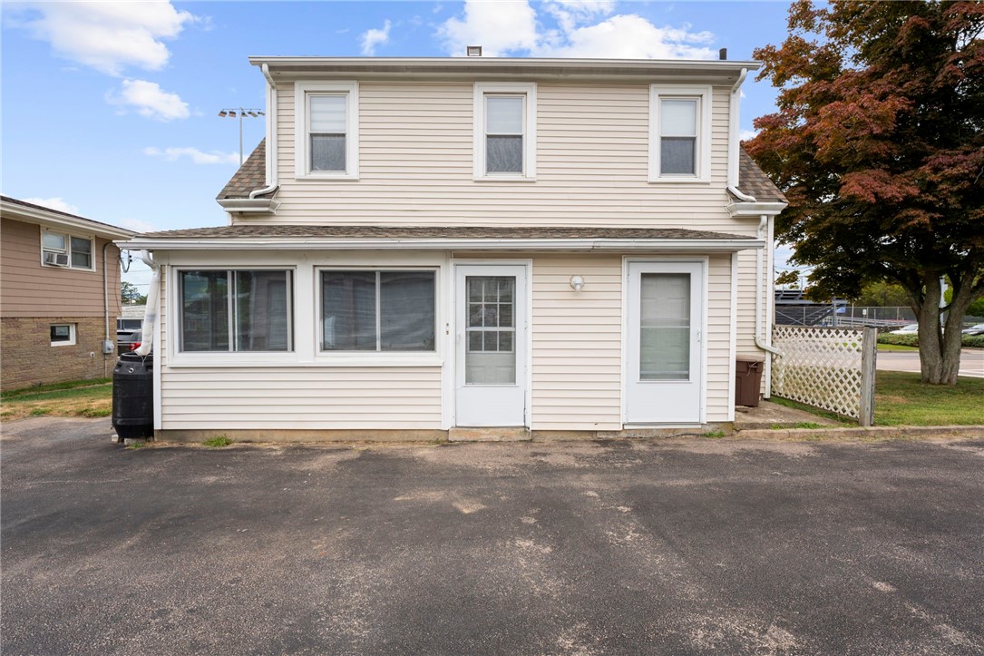 9 Ward Avenue Westerly, RI 02891 - Photo 5 of 39