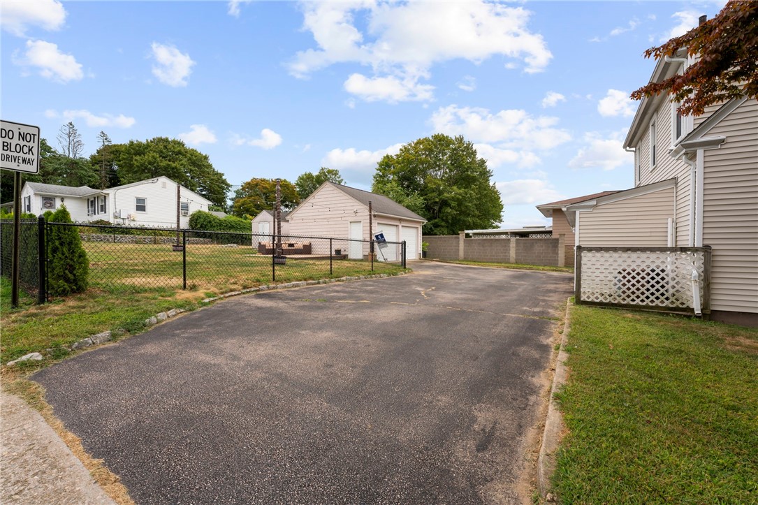 9 Ward Avenue Westerly, RI 02891 - Photo 6 of 39